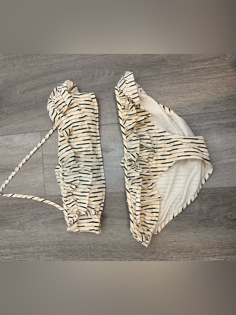 Marc by Marc Jacobs bikini ruffle cream striped size medium